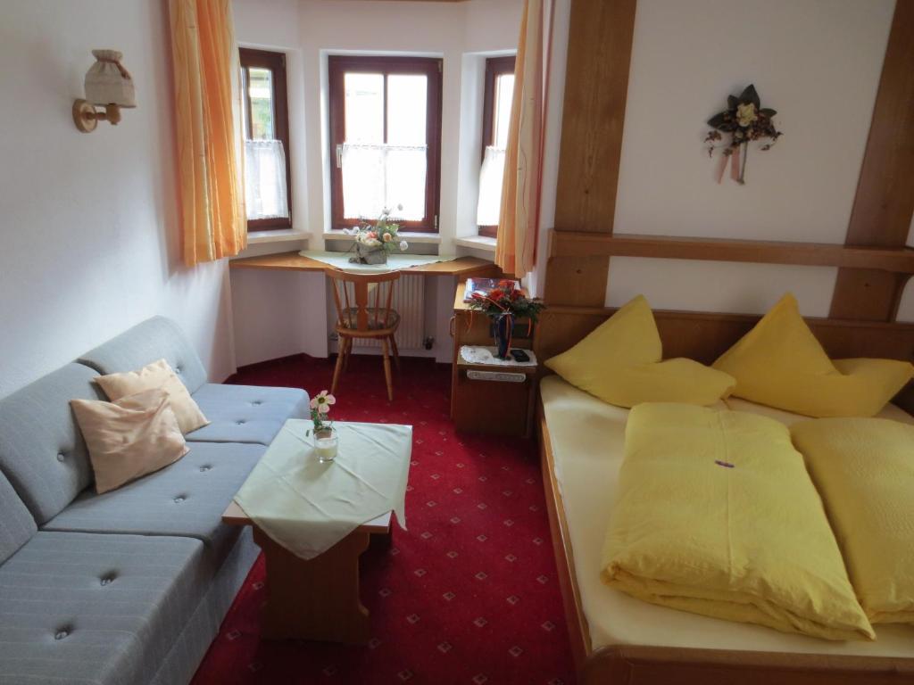 Alpenhaeusl Hotel Solden Room photo